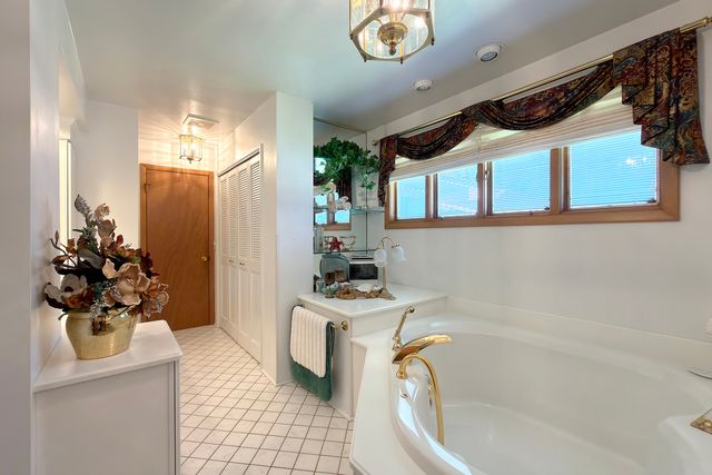 34841 N leonard Avenue, Ingleside, IL 60041
