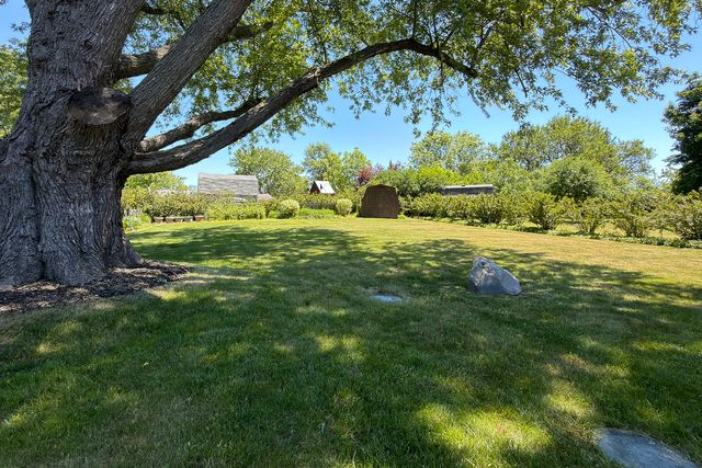 34841 N leonard Avenue, Ingleside, IL 60041