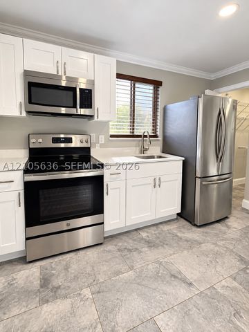 4641 SW 25th St B, West Park, FL 33023