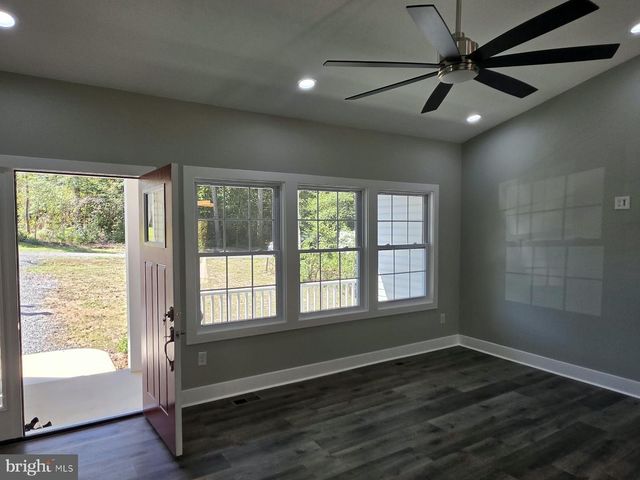 63 ELM DR, Colonial Beach, VA 22443