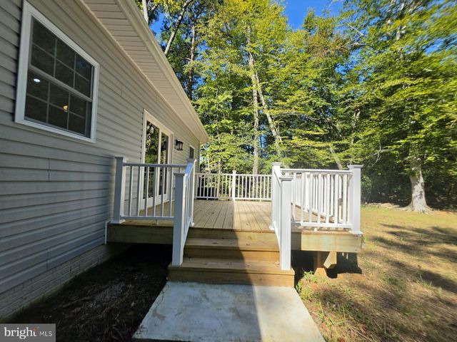 63 ELM DR, Colonial Beach, VA 22443