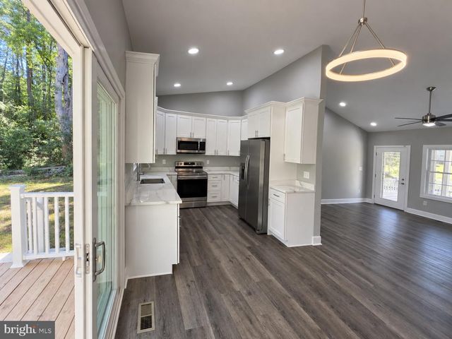 63 ELM DR, Colonial Beach, VA 22443