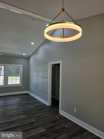63 ELM DR, Colonial Beach, VA 22443
