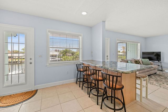 23 Royal Palm Point B, Vero Beach, FL 32960