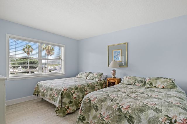 23 Royal Palm Point B, Vero Beach, FL 32960