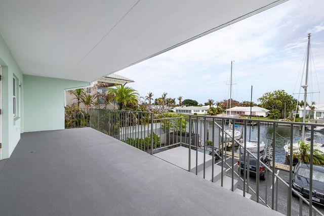 23 Royal Palm Point B, Vero Beach, FL 32960