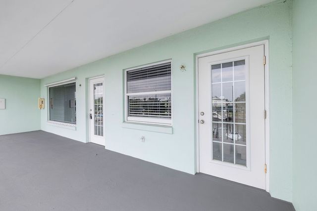 23 Royal Palm Point B, Vero Beach, FL 32960