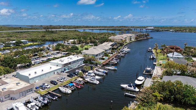 23 Royal Palm Point B, Vero Beach, FL 32960