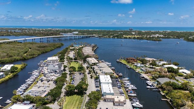 23 Royal Palm Point B, Vero Beach, FL 32960