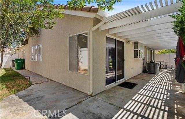 2906 Summer Set Cir, Banning, CA 92220