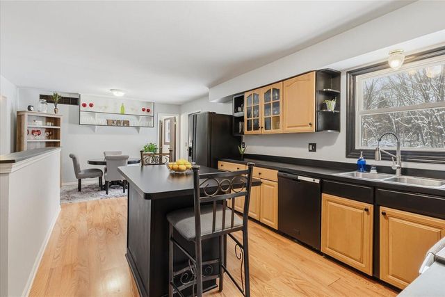 2734 S 9th Street, Kalamazoo, MI 49009