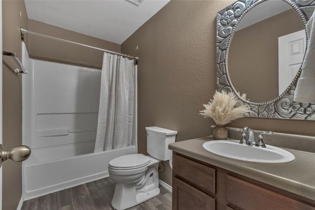 112 Willow Leaf LN, Buda, TX 78610