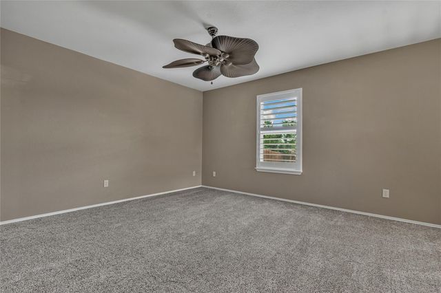 112 Willow Leaf LN, Buda, TX 78610