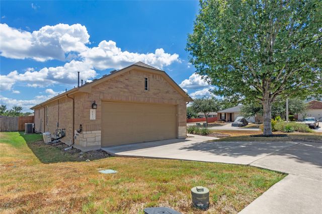 112 Willow Leaf LN, Buda, TX 78610