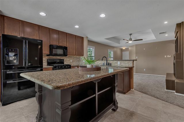 112 Willow Leaf LN, Buda, TX 78610