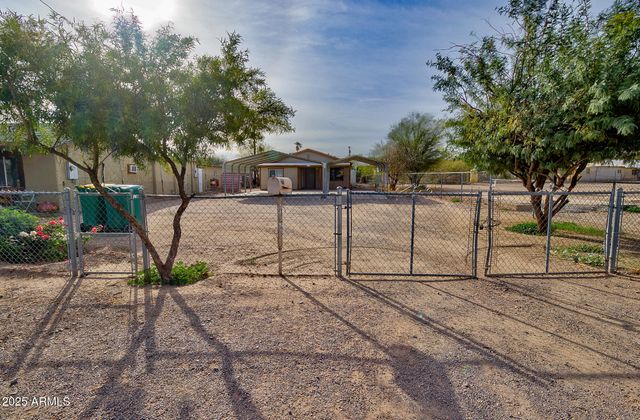 207 E 6TH Street, Eloy, AZ 85131