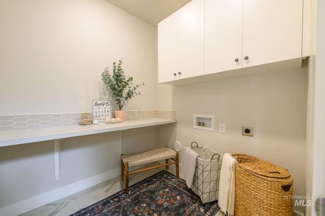 6512 N Oakstone Ave, Meridian, ID 83646