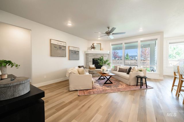 6512 N Oakstone Ave, Meridian, ID 83646