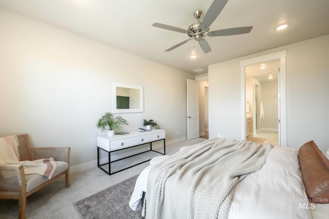 6512 N Oakstone Ave, Meridian, ID 83646