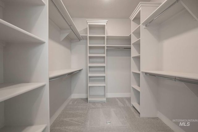 6512 N Oakstone Ave, Meridian, ID 83646