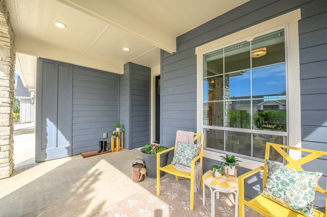 6512 N Oakstone Ave, Meridian, ID 83646