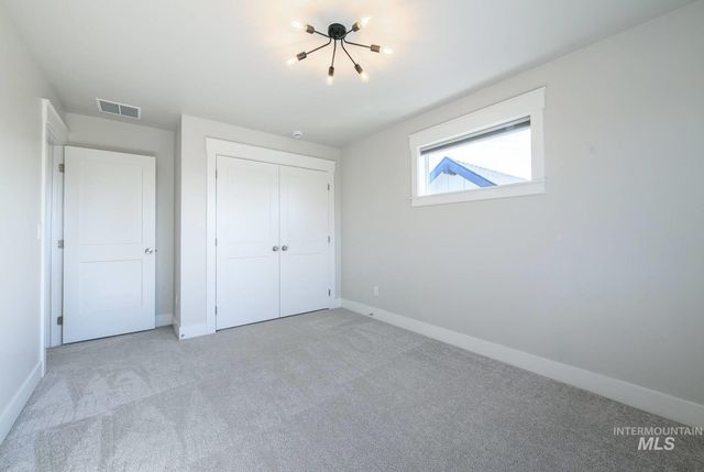 6512 N Oakstone Ave, Meridian, ID 83646