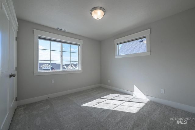 6512 N Oakstone Ave, Meridian, ID 83646