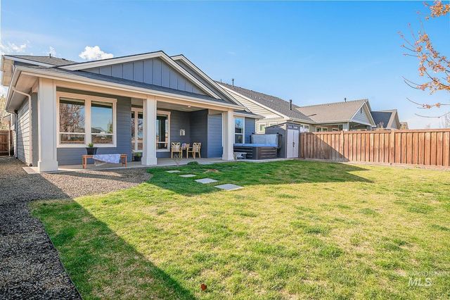 6512 N Oakstone Ave, Meridian, ID 83646