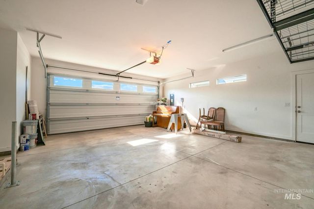 6512 N Oakstone Ave, Meridian, ID 83646