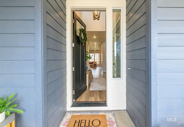 6512 N Oakstone Ave, Meridian, ID 83646