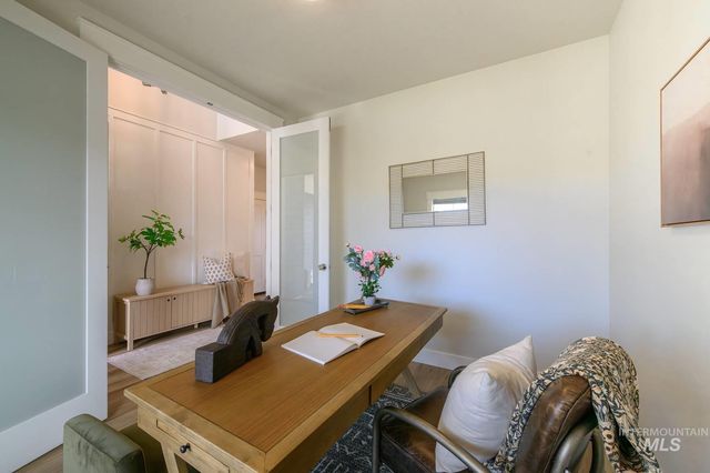 6512 N Oakstone Ave, Meridian, ID 83646