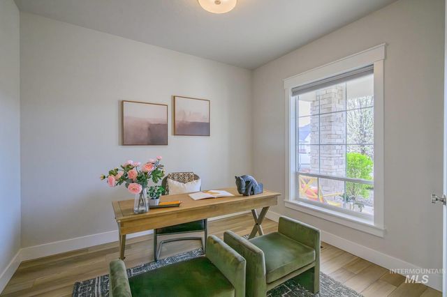 6512 N Oakstone Ave, Meridian, ID 83646