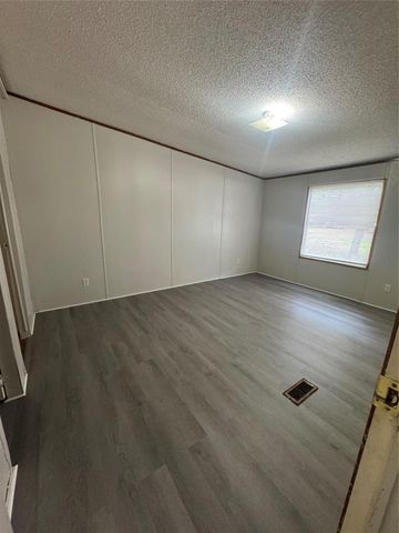 15240 Paradise Cove, Willis, TX 77318
