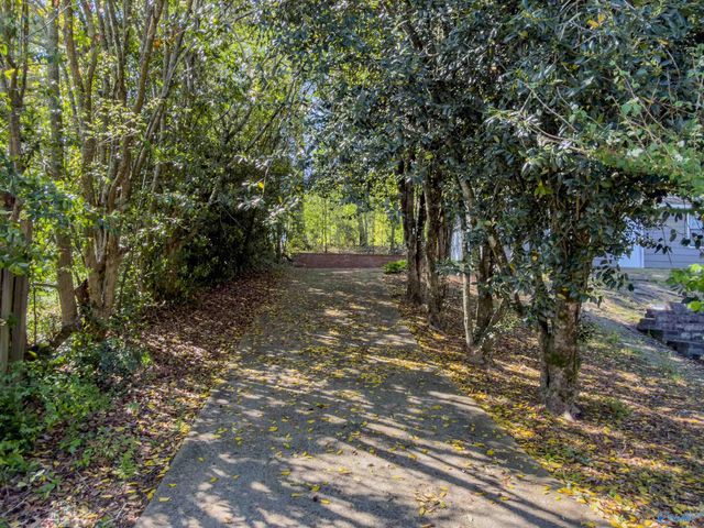 5601 Spring Creek Drive, Guntersville, AL 35976