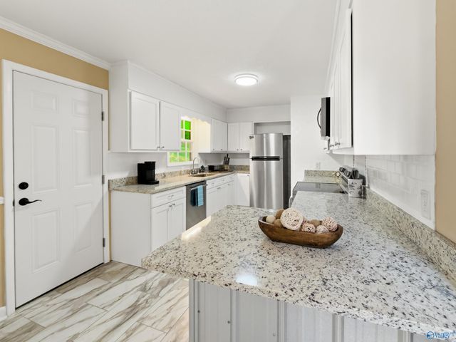 5601 Spring Creek Drive, Guntersville, AL 35976