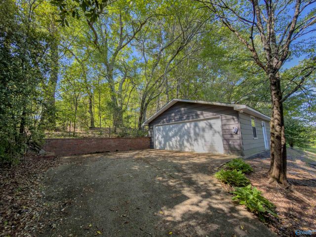 5601 Spring Creek Drive, Guntersville, AL 35976