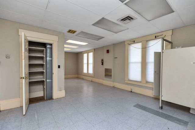 21 School Street, Hillsborough, NH 03244