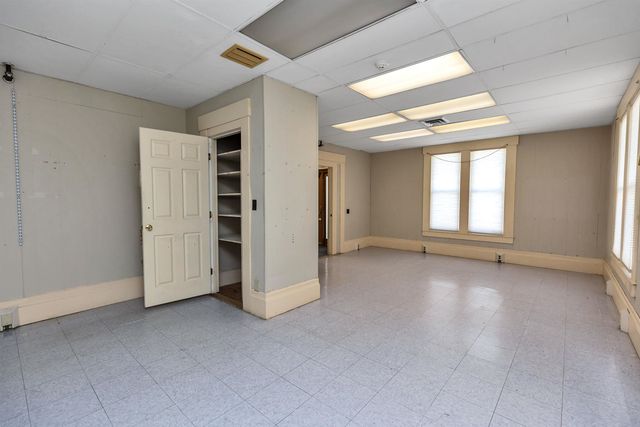 21 School Street, Hillsborough, NH 03244