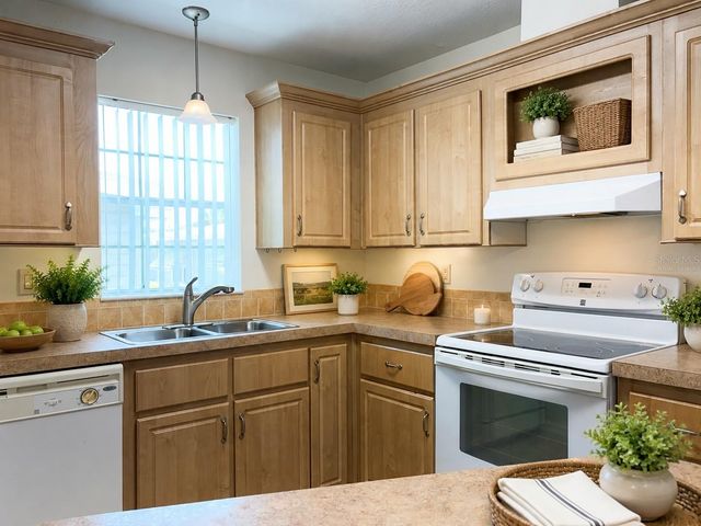 1503 23RD AVENUE W, Bradenton, FL 34205