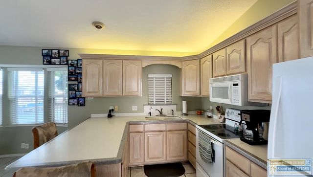 680 E Clam Circle, Port Isabel, TX 78578