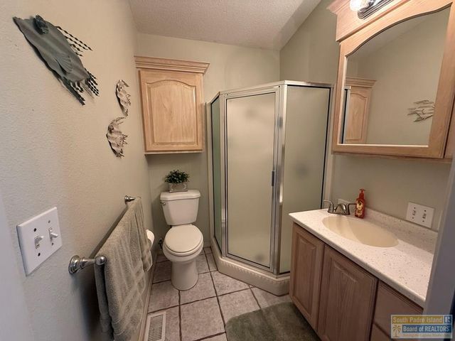 680 E Clam Circle, Port Isabel, TX 78578