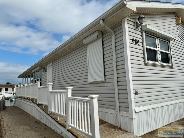 680 E Clam Circle, Port Isabel, TX 78578