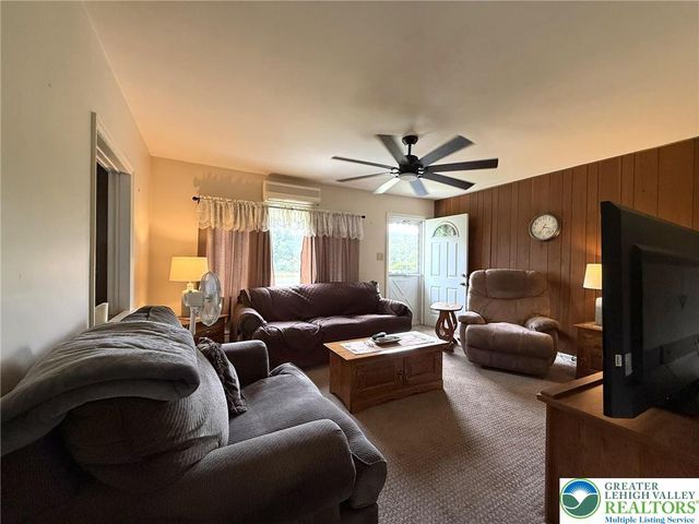 619 Penn Drive, West Penn Twp, PA 18252