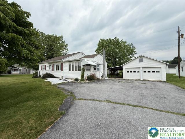 619 Penn Drive, West Penn Twp, PA 18252