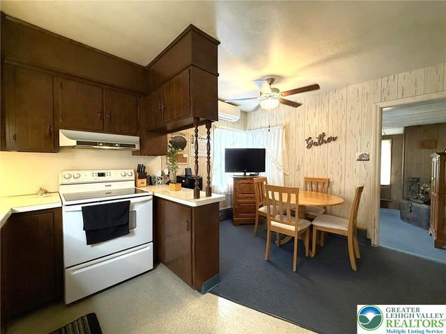 619 Penn Drive, West Penn Twp, PA 18252