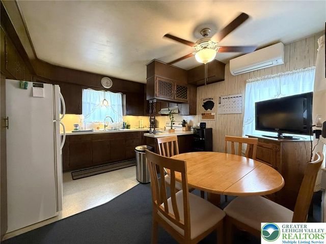 619 Penn Drive, West Penn Twp, PA 18252