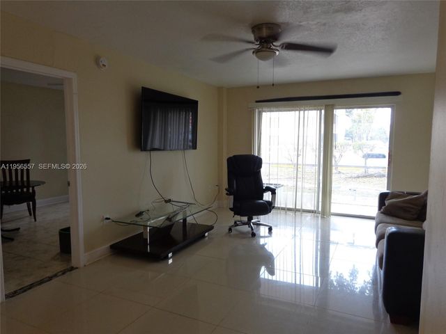 4172 Inverrary Dr 110, Lauderhill, FL 33319