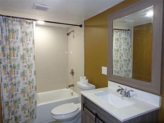 4172 Inverrary Dr 110, Lauderhill, FL 33319