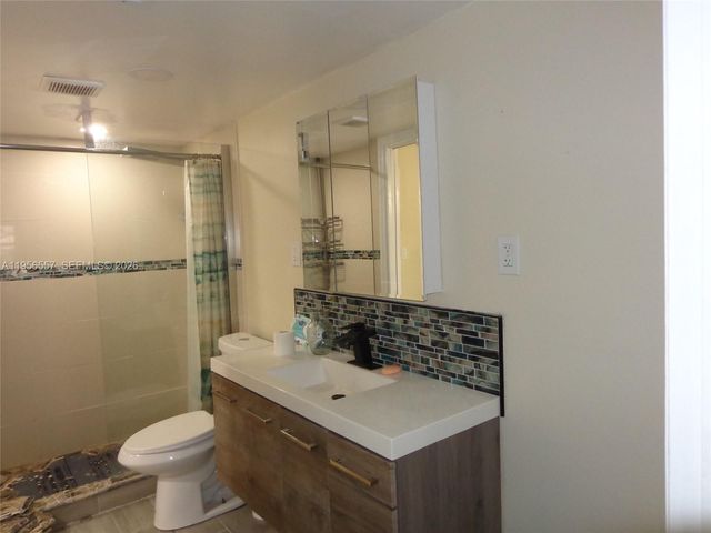 4172 Inverrary Dr 110, Lauderhill, FL 33319