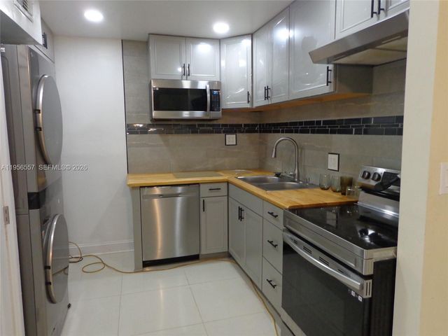 4172 Inverrary Dr 110, Lauderhill, FL 33319